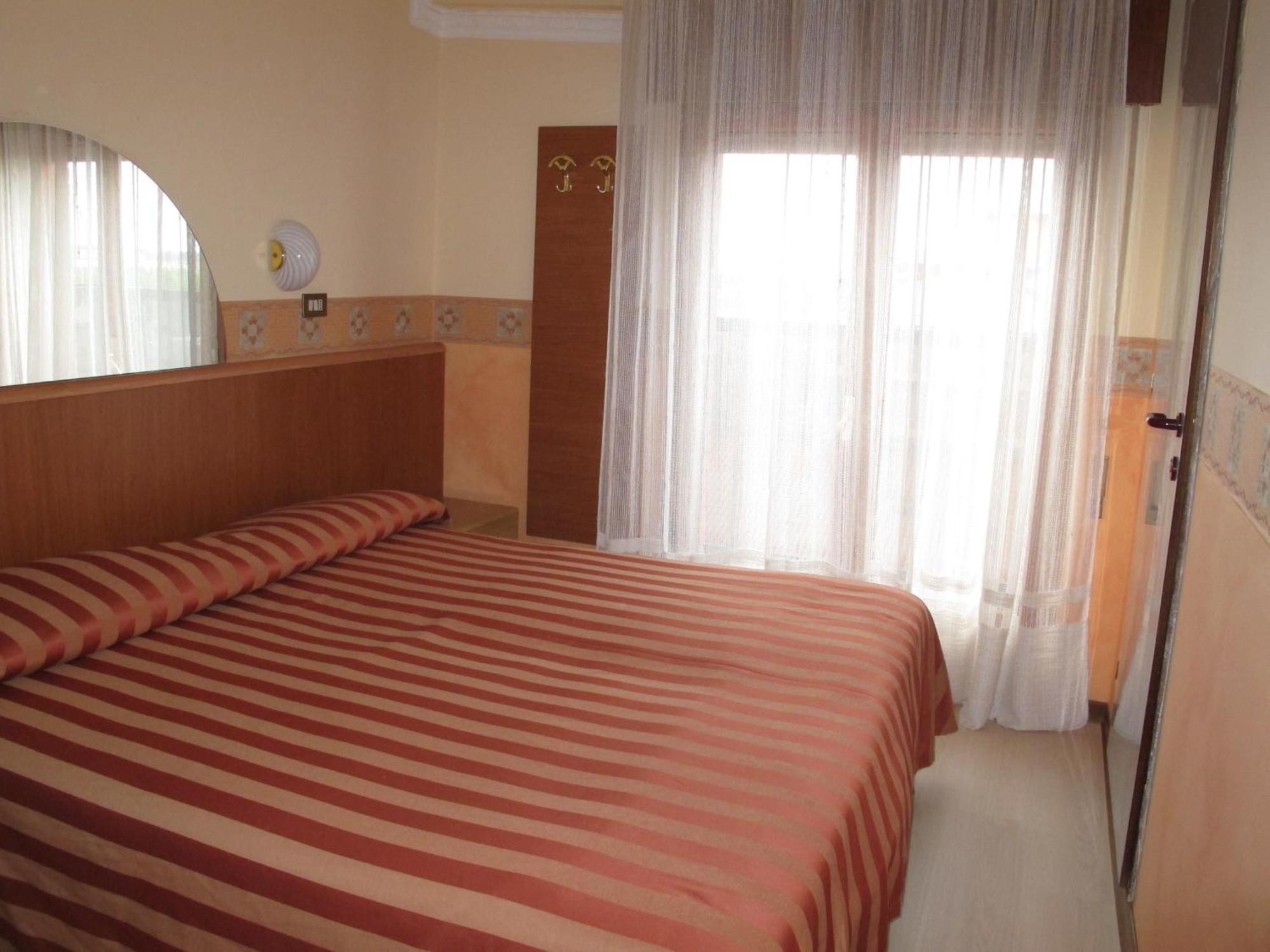 לידו די ג'סולו Hotel Smeraldo חדר תמונה