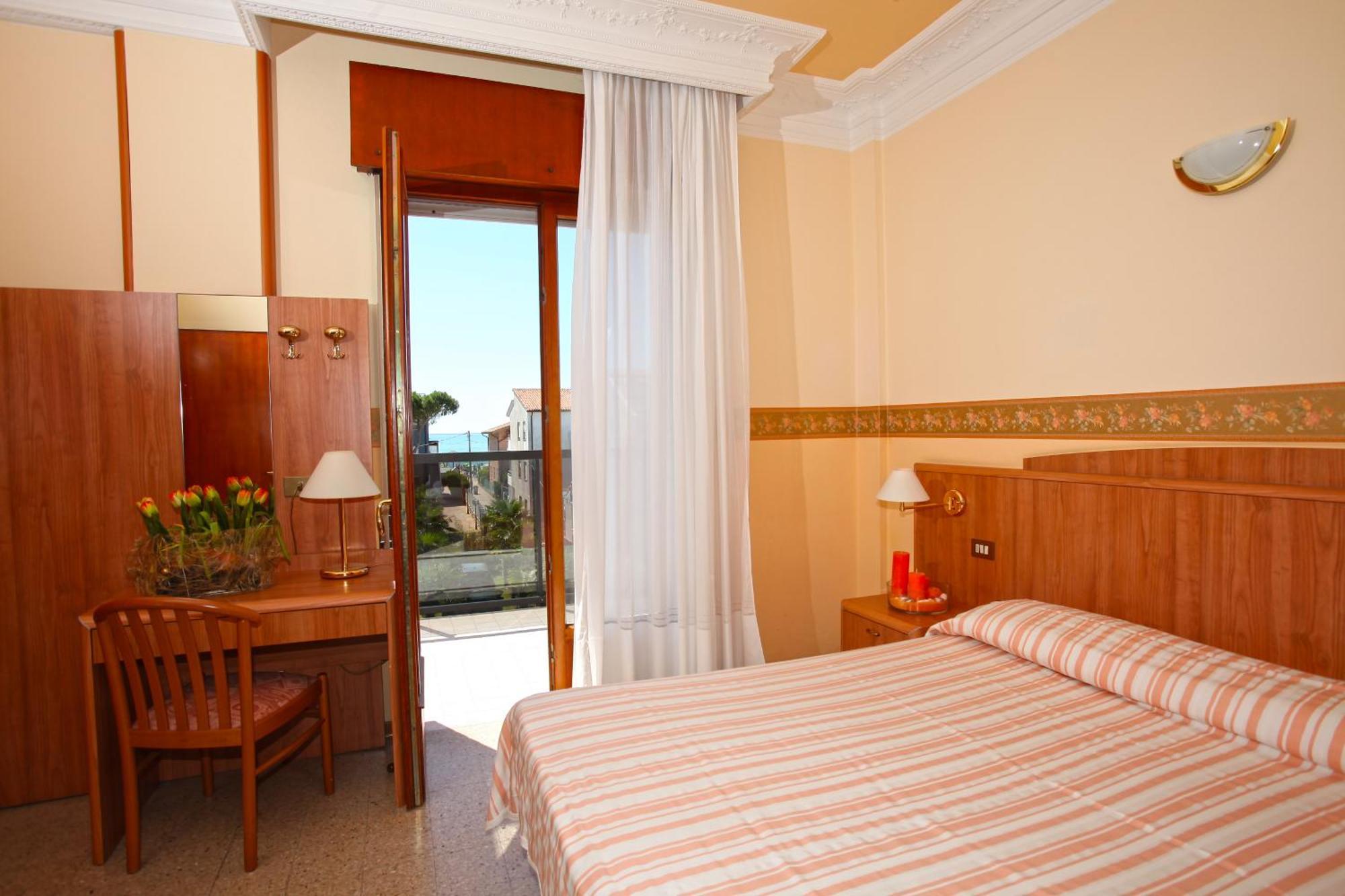 לידו די ג'סולו Hotel Smeraldo חדר תמונה